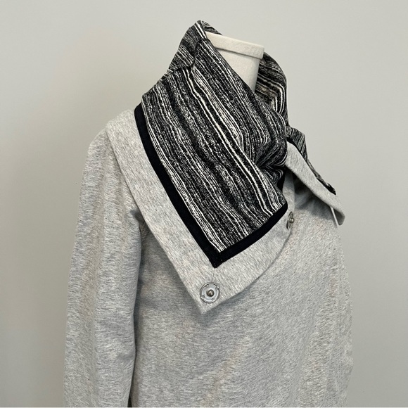 Lululemon Savasana Wrap Sweater Coal Strata  Stripe - Picture 8 of 16